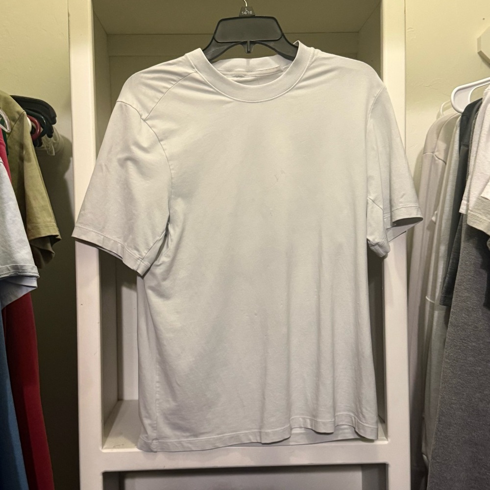 lululemon athletica Light Gray Short Sleeve Tee